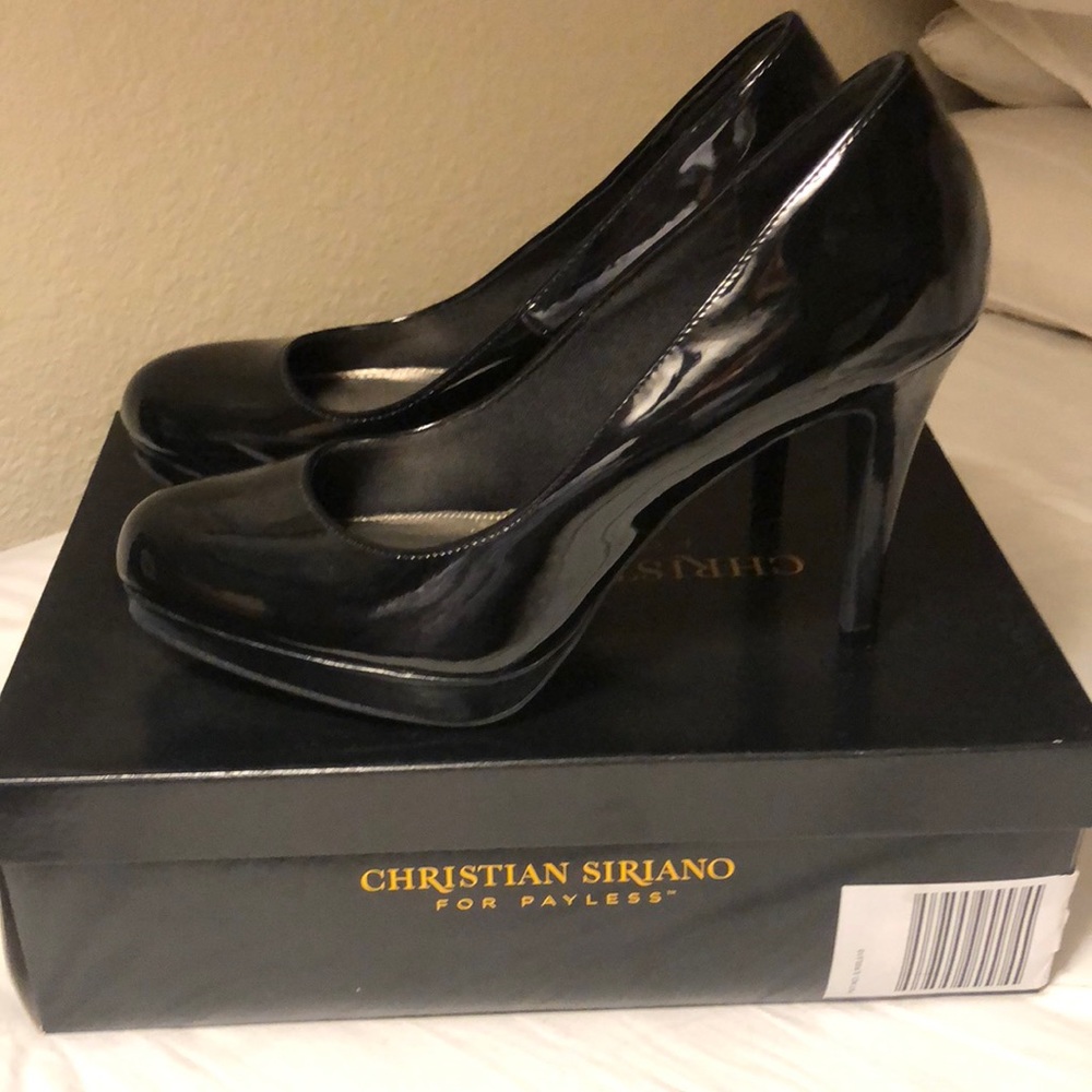 Black Pumps